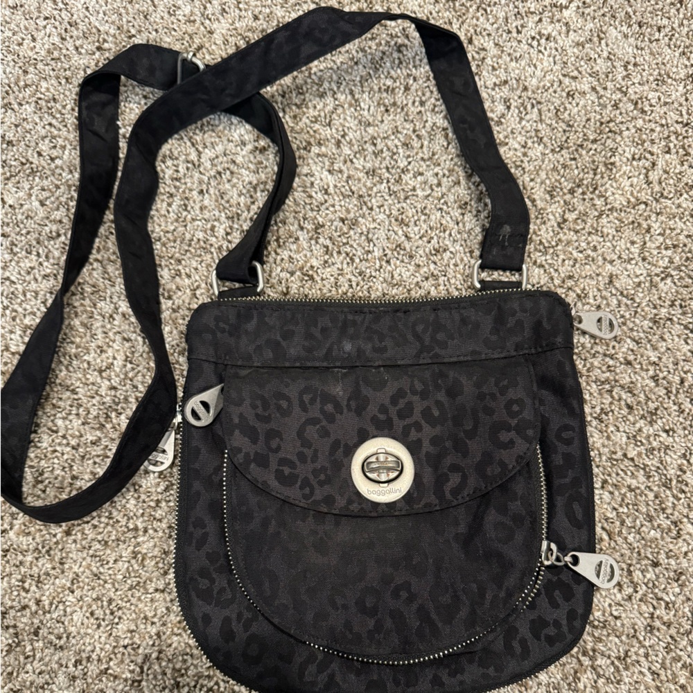 Womens bagalini purse
